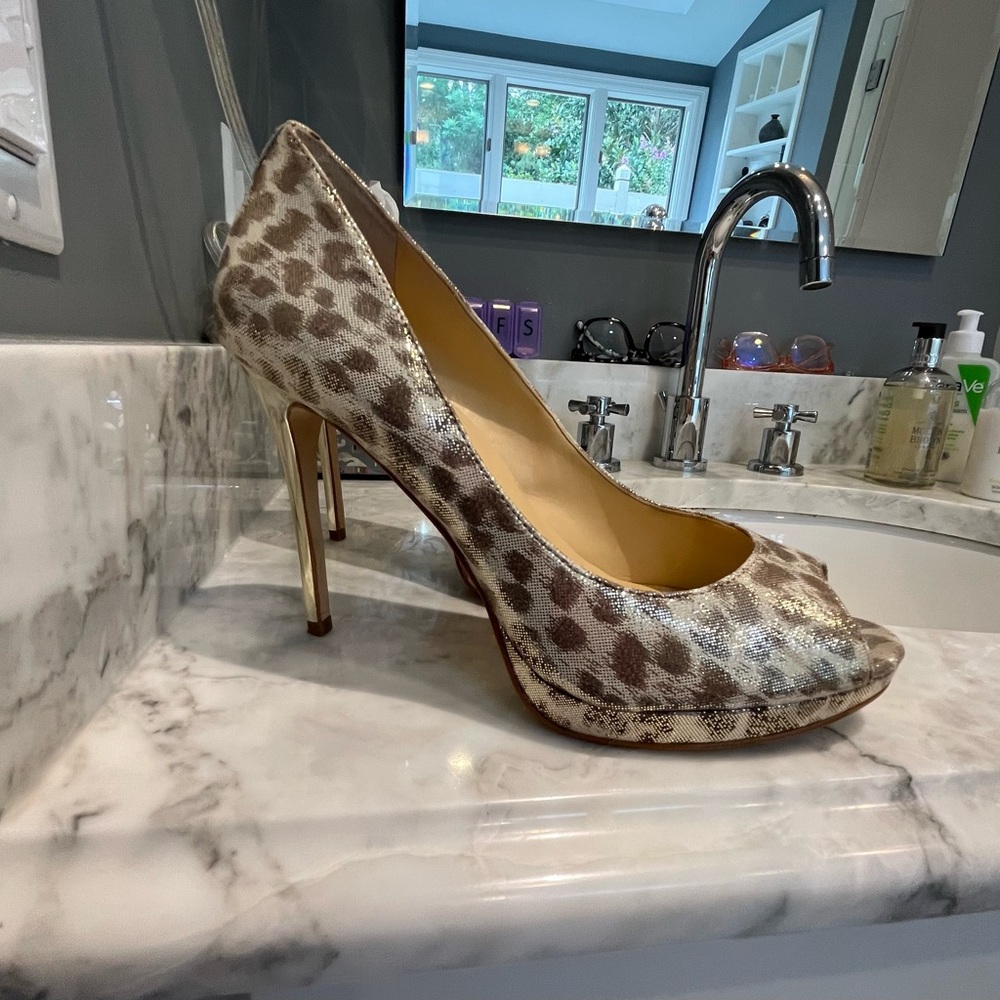 Heels - Picture 2 of 6